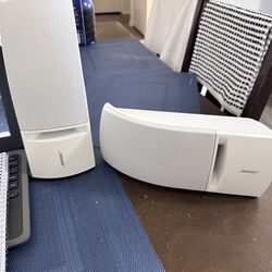 Pair of Bose speakers