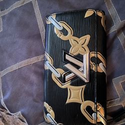 Louis Vuitton Epi Chain Design Wallet