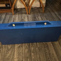 Foldable picnic table