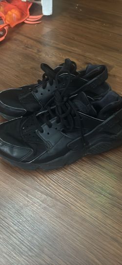 Nike Huarache size 5 youth