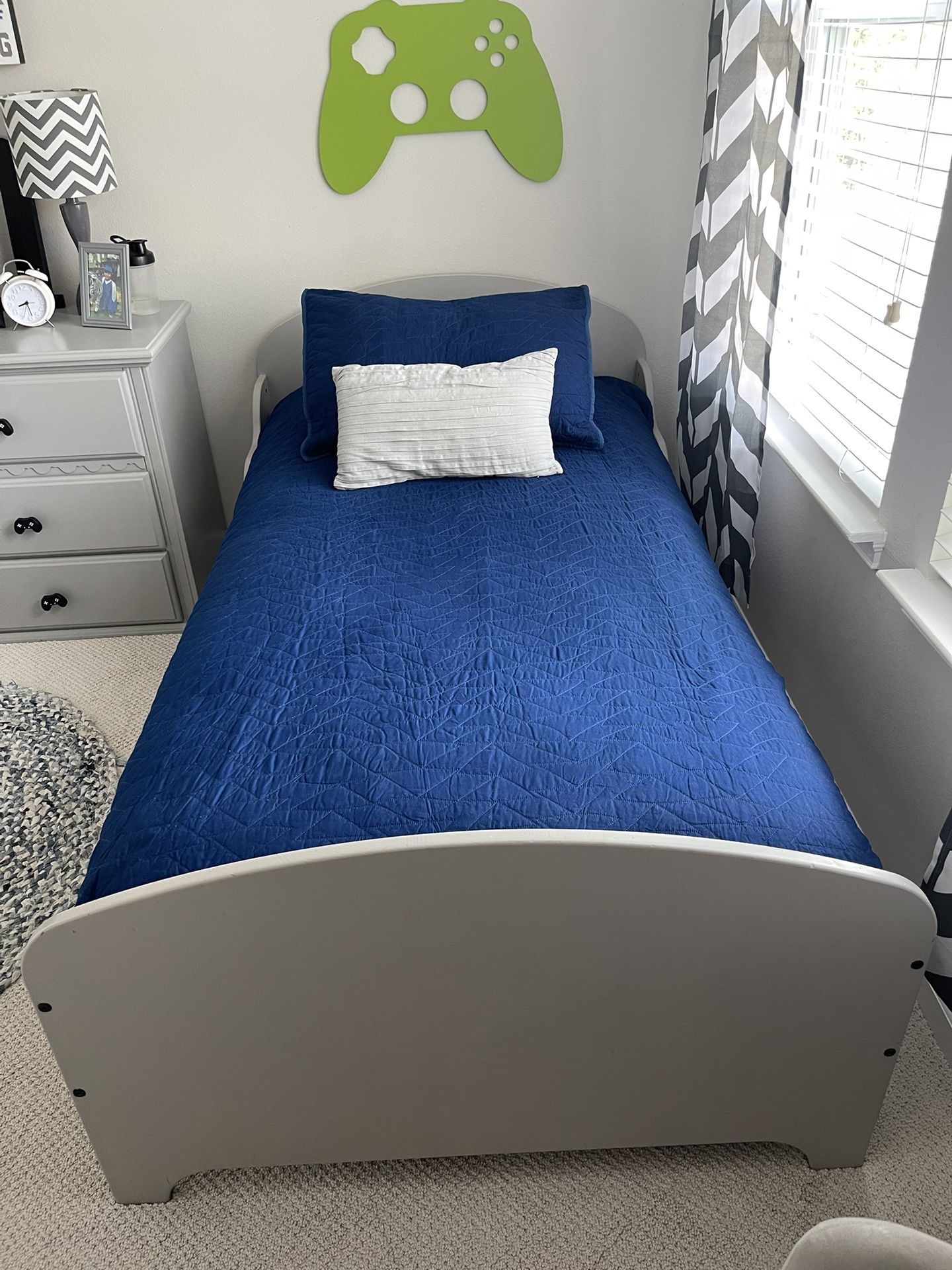 bed including mattress