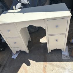 Beautiful Real Wood Dresser/makeup/ Vanity Desk