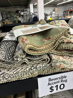Reversible Accent Rugs