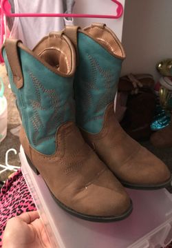 Girls boots