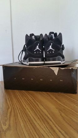 JORDAN AIR FLIGHTS SIZE 8