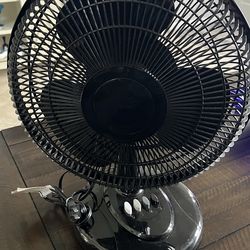 3-Speed OscillatingTable Fan