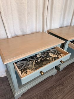 Gorgeous Oak Wood & Floral Sage Nighstands