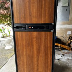 Atwood Helium RV Refrigerator /freezer