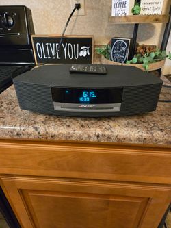Very Nice Bose Wave AM/FM With CD PLAYER RADIO. "CHECK OUT MY PAGE FOR MORE DEALS "