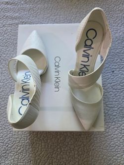 Calvin Klein. Women's Galla Napa Heels. Size:5.5M