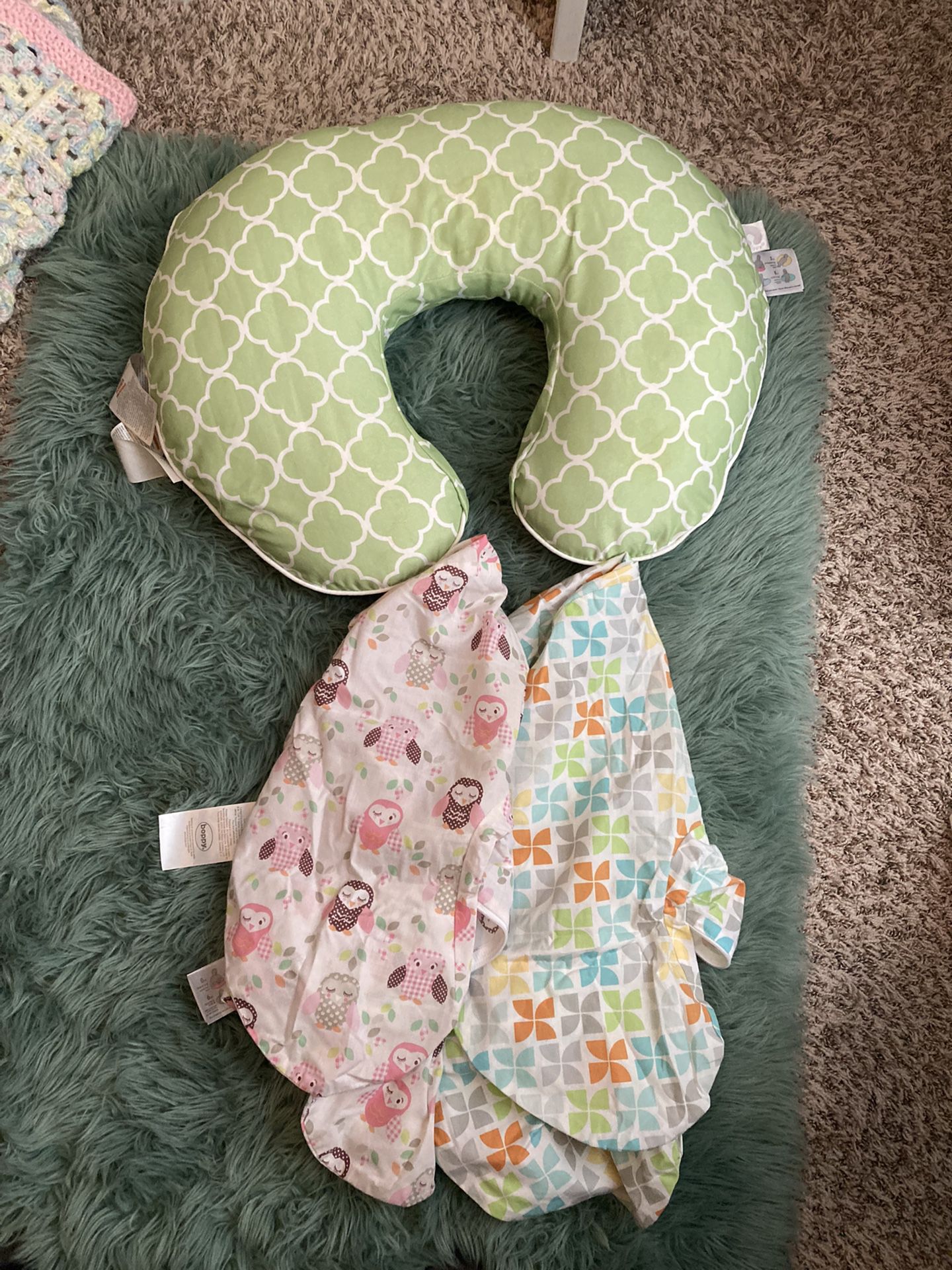 Boppy Pillow With 3 Covers 