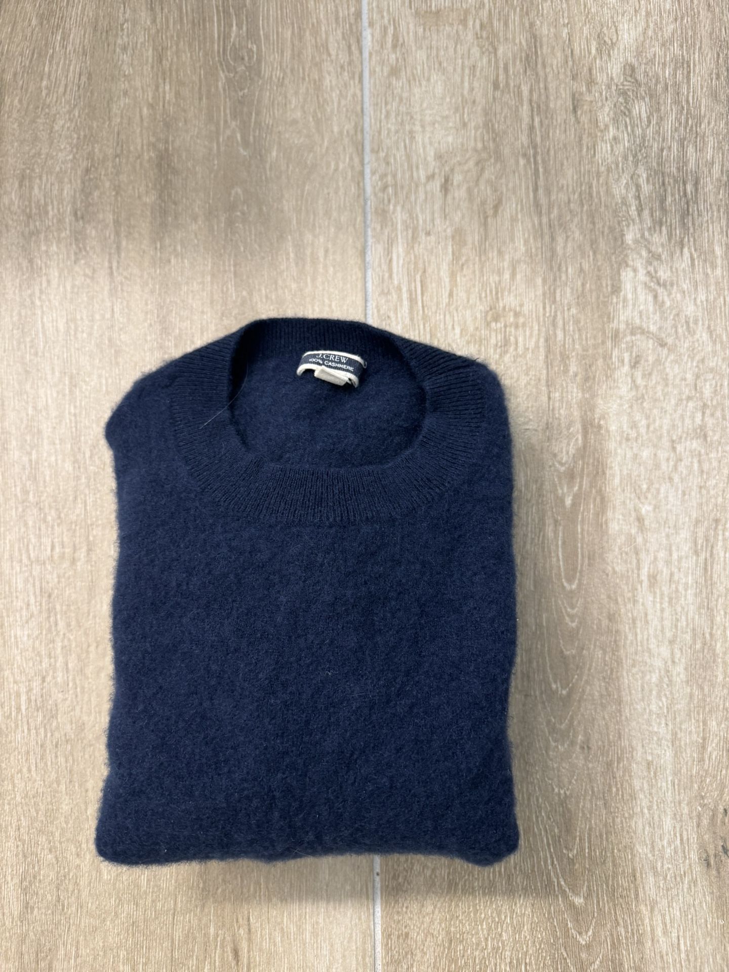 Woman’s J.Crew 100% cashmere crewneck sweater