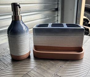 Ceramic Blue Ombre Soap Pump & Ceramic Blue Ombre Countertop Vanity Organizer