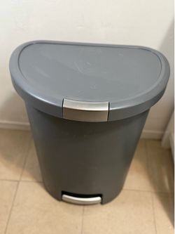 Garbage can kitchen