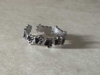 Paw print ring