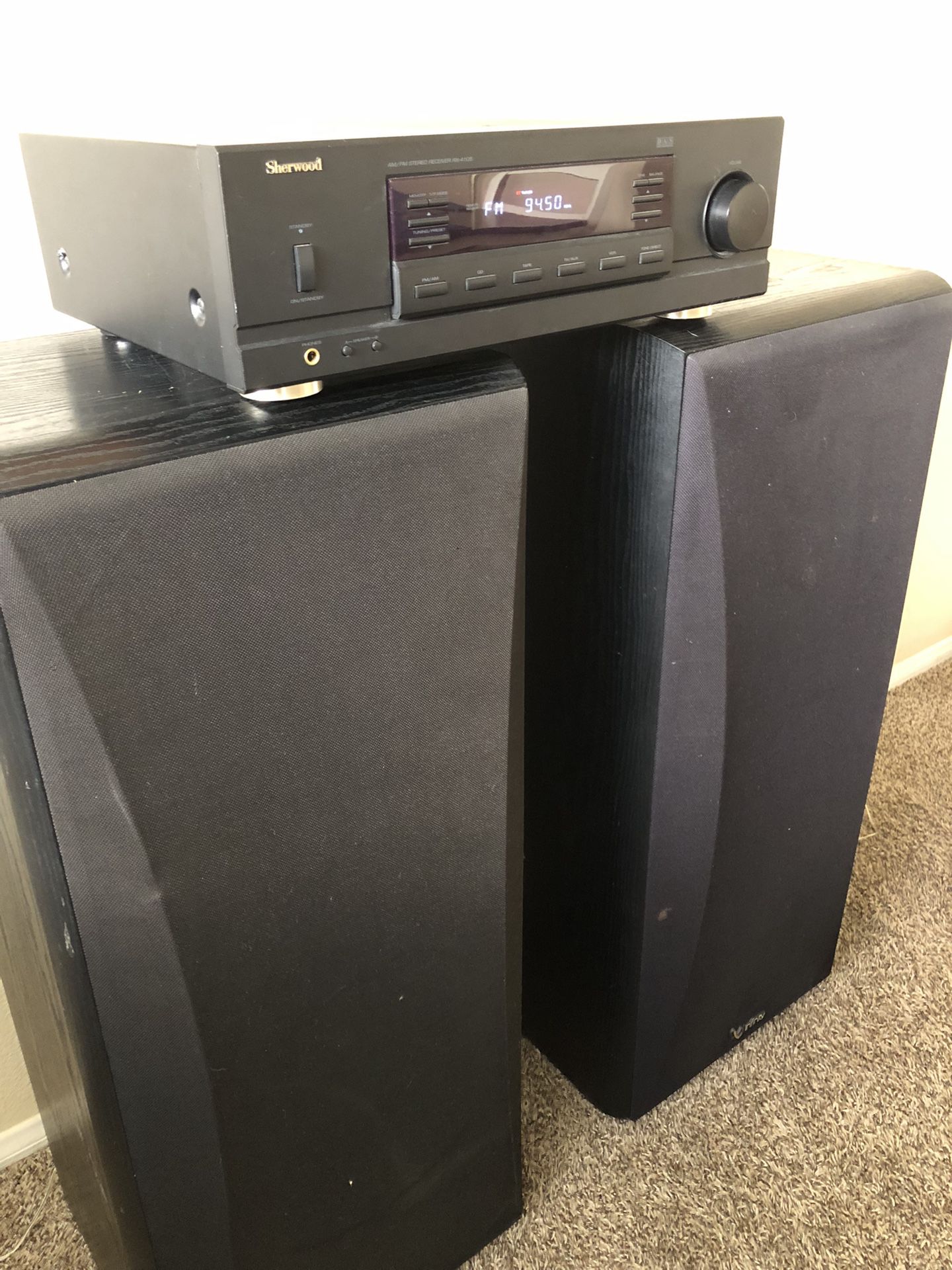 Sherwood Discrete Stereo System With Speakers