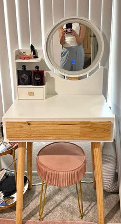 VANITY & CHAIR