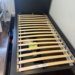 Twin bed 