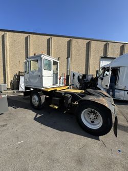 1983 Kalmar Ottawa Spotter Truck