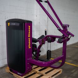 Matrix Versa Diverging Lat Pulldown