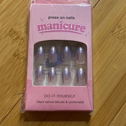 Press On NAILS 
