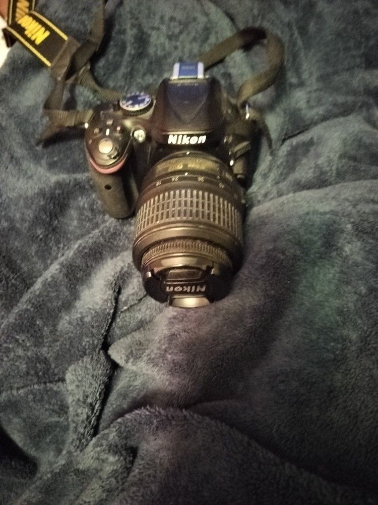 Nikon D5200 200$ Or Best Offer