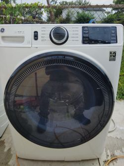 GE UltraFresh Vent System Front Load Washer