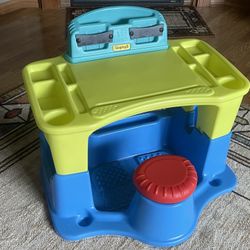 Toddler Simplay3 Creative Kids Art Desk Table and Chair