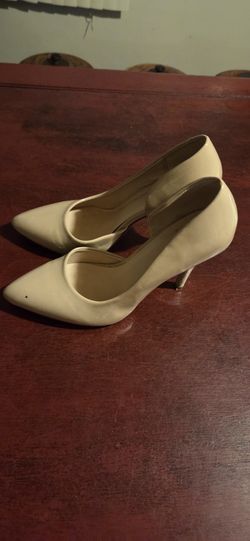 Classic Women's Cream Pointed-Toe Heels Size 8.5
