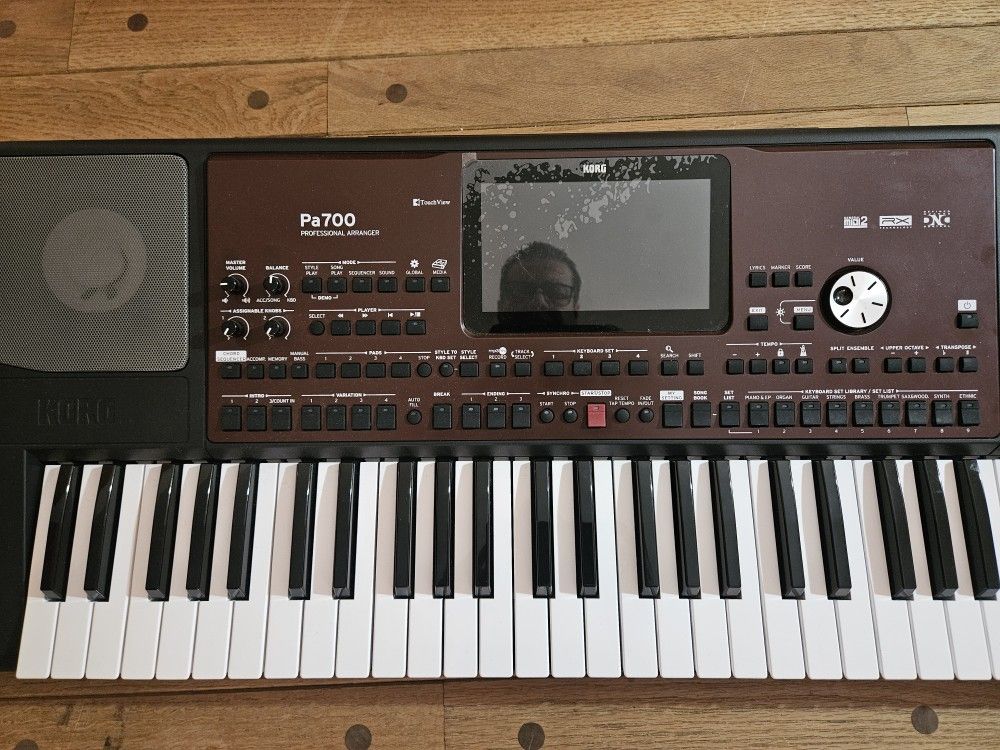 KORG P A 700