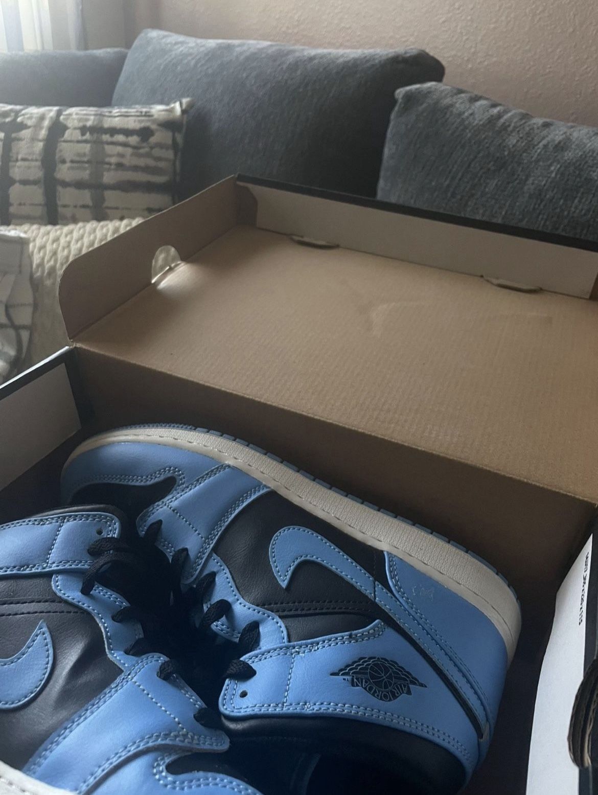 Jordan 1 Mid Blue/Black