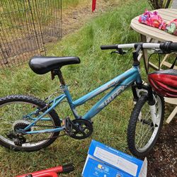 Huffy Kids Bike And Helmet