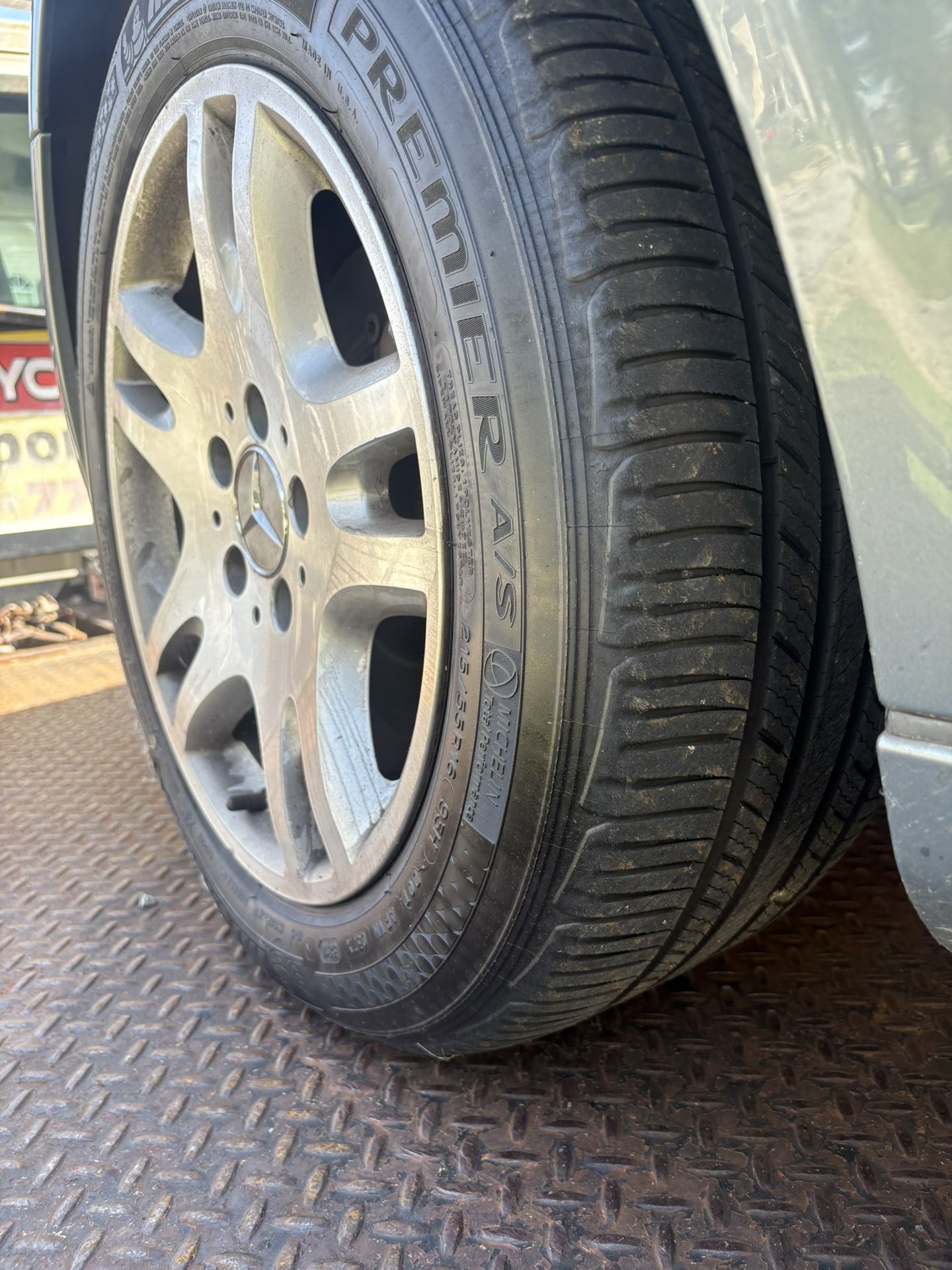 FULL SET OF 16IN MERCEDES RIMS W/REALLY GOOD TIRES