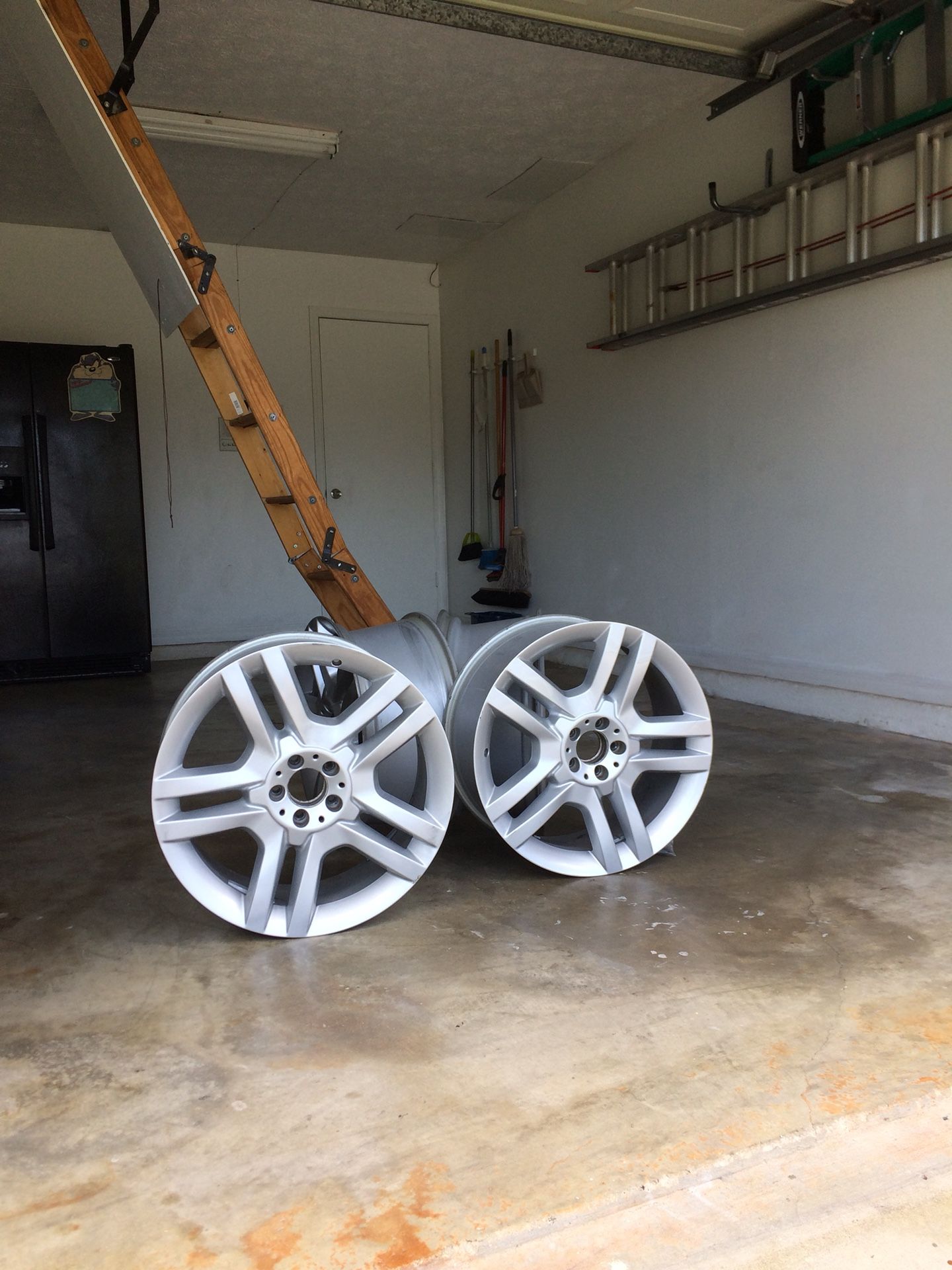 Brand New OEM 20x9 Mercedes Rims