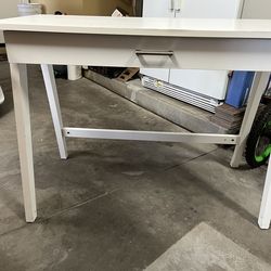 Desk table