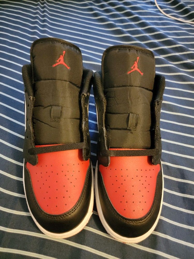 Jordan 1 Low 'Bred Toe' Size 7y (Read Description)