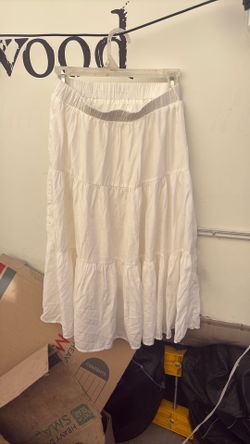 Cute white long skirt