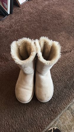 UGG