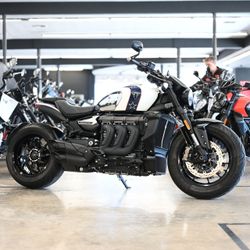 2025 TRIUMPH ROCKET 3 STORM R EVIL KNIEVEL EDITION
