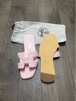Hermes pink sandals size 7