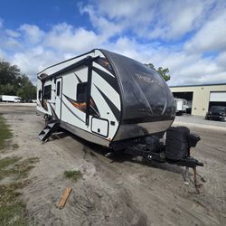 2019 WORK & PLAY 25WQB