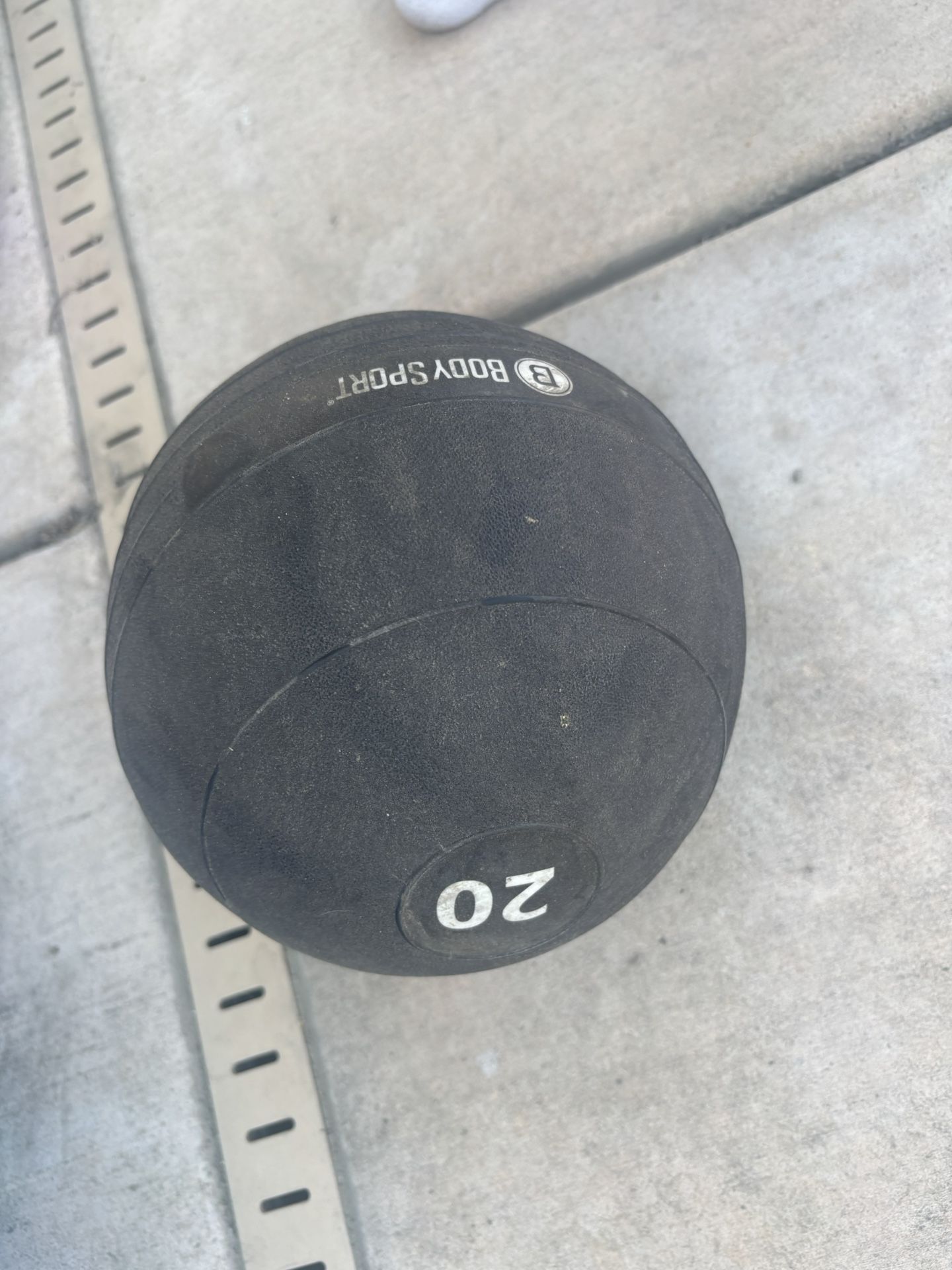 20Lb med ball