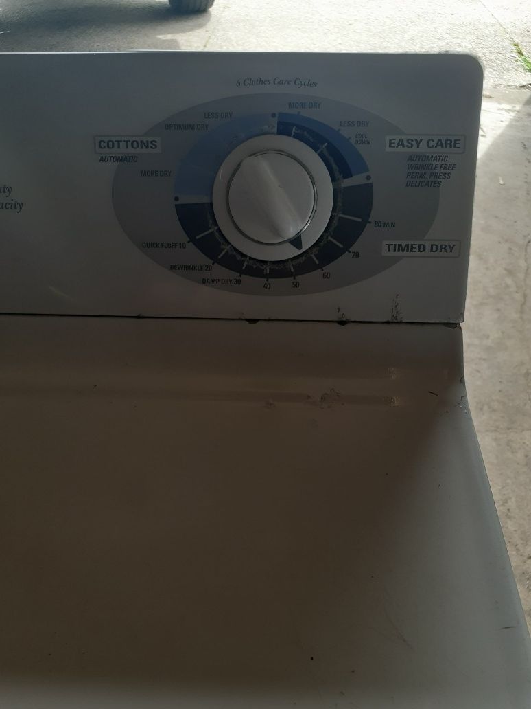 Ge heavy duty super capacity washer and dryer set nice and cleen for