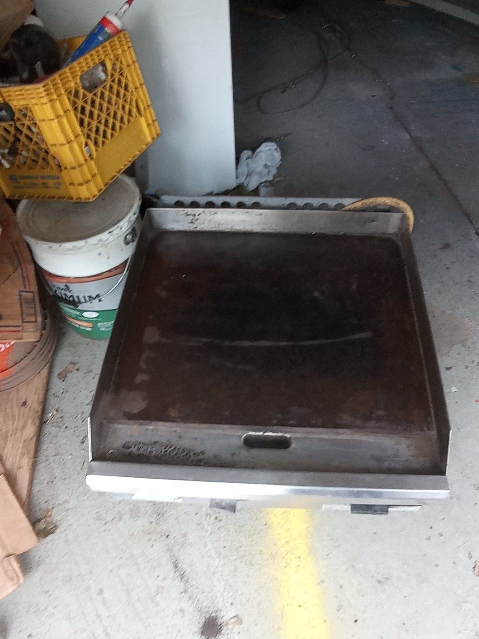 Commercial Flattop grill and double burner out of old bar and grill