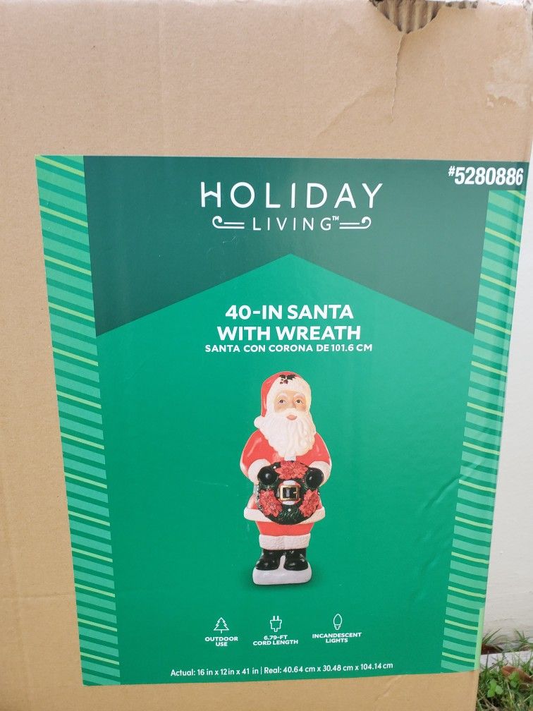 Christmas 40in Santa w/Wreath Blow Mold