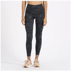  Vuori Studio Pocket 7/8 Leggings. Size Medium