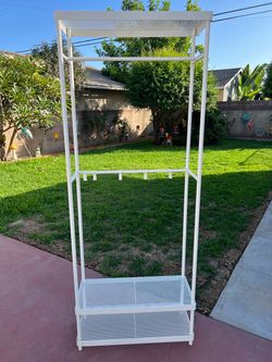 White Metal Garment Rack / Clothing Display Rac