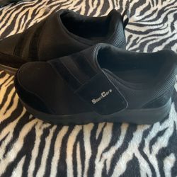 Men’s Adjustable Velcro Slip-On Shoes ( Brand New )