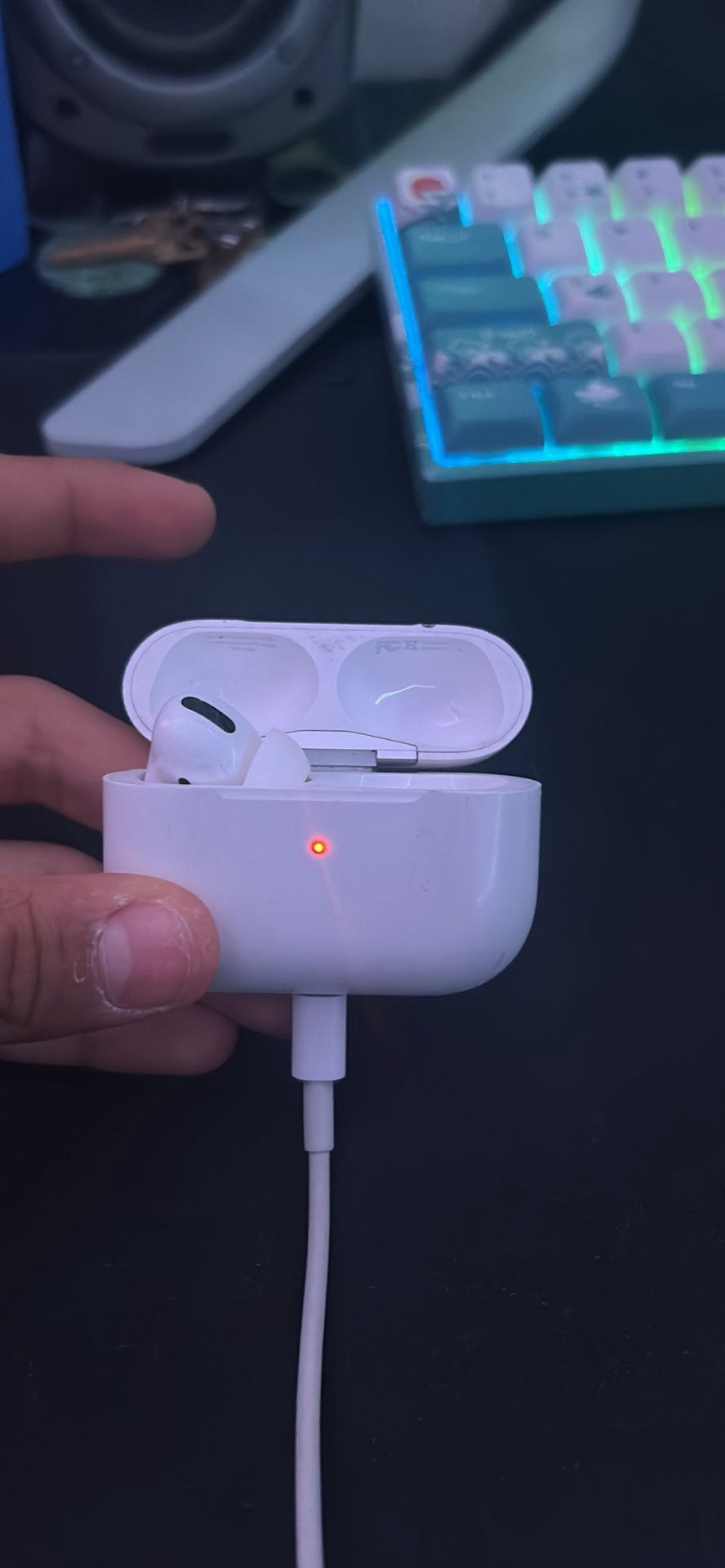 AirPod pros 1 GEN ( Missing Right AirPod)