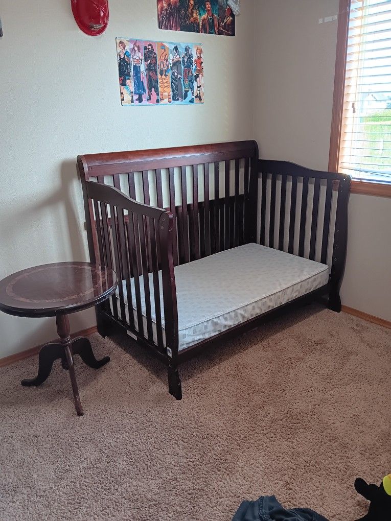 Baby Crib + Toddler Conversation Bed W/beauty rest Mattress